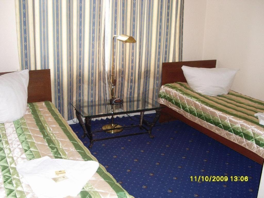 Bed and Breakfast Ark Am Hauptbahnhof Berlín Exterior foto